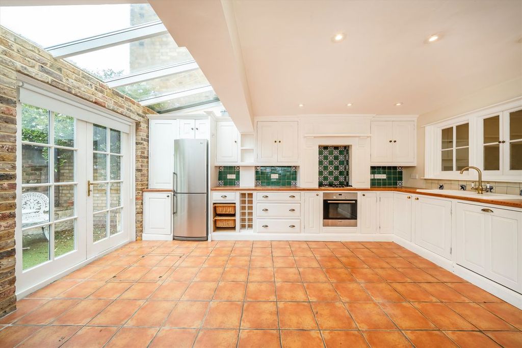 Property photo 2 of 11