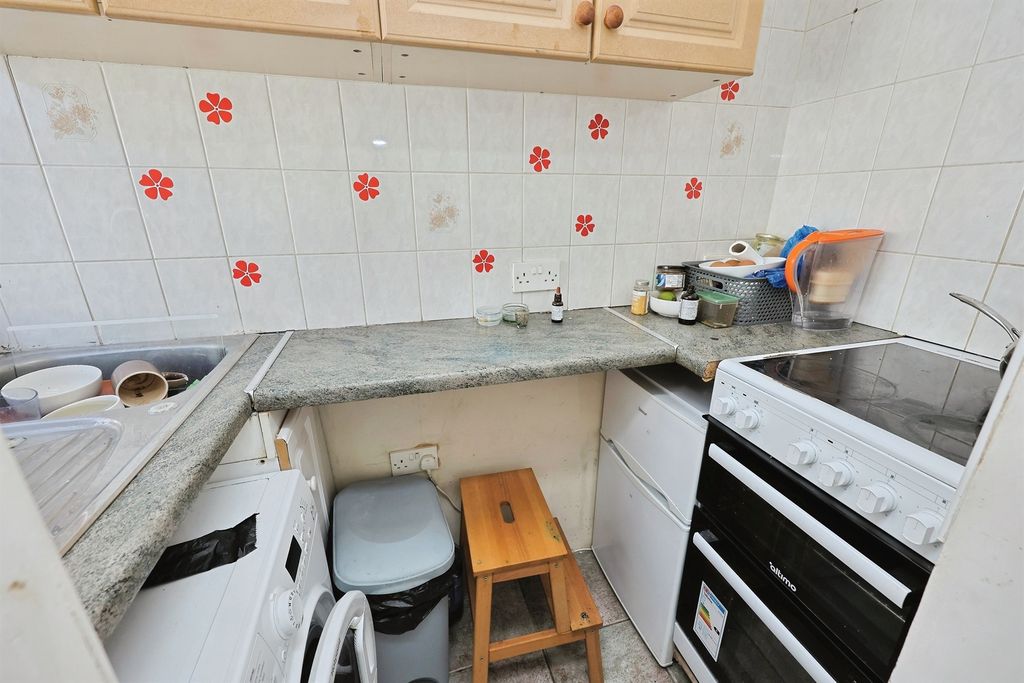 Property photo 3 of 13