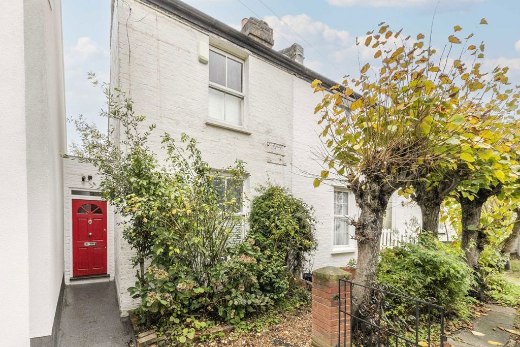 Property photo 1 of 8