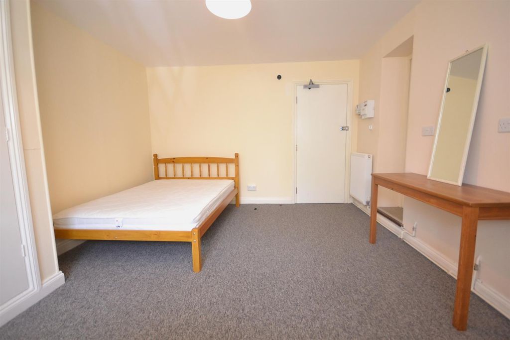 Property photo 3 of 4
