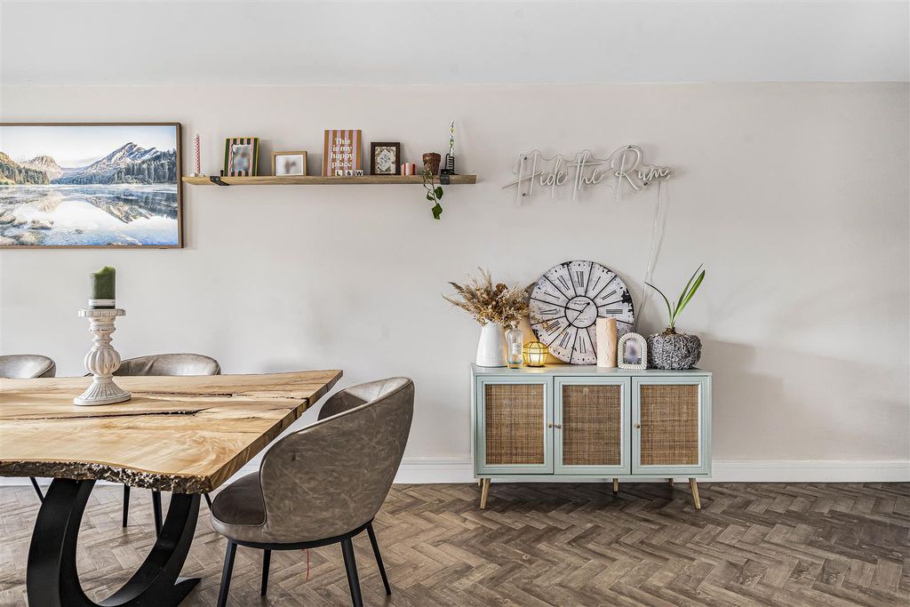 Property photo 3 of 40 14_64265.Jpg