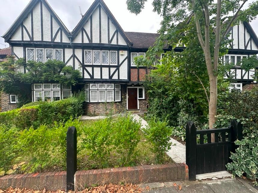 Property photo 1 of 18