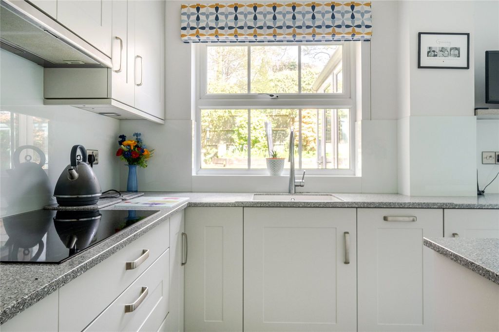 Additional image 4 of 4 bed detached house for saleHaslemere, Surrey GU27