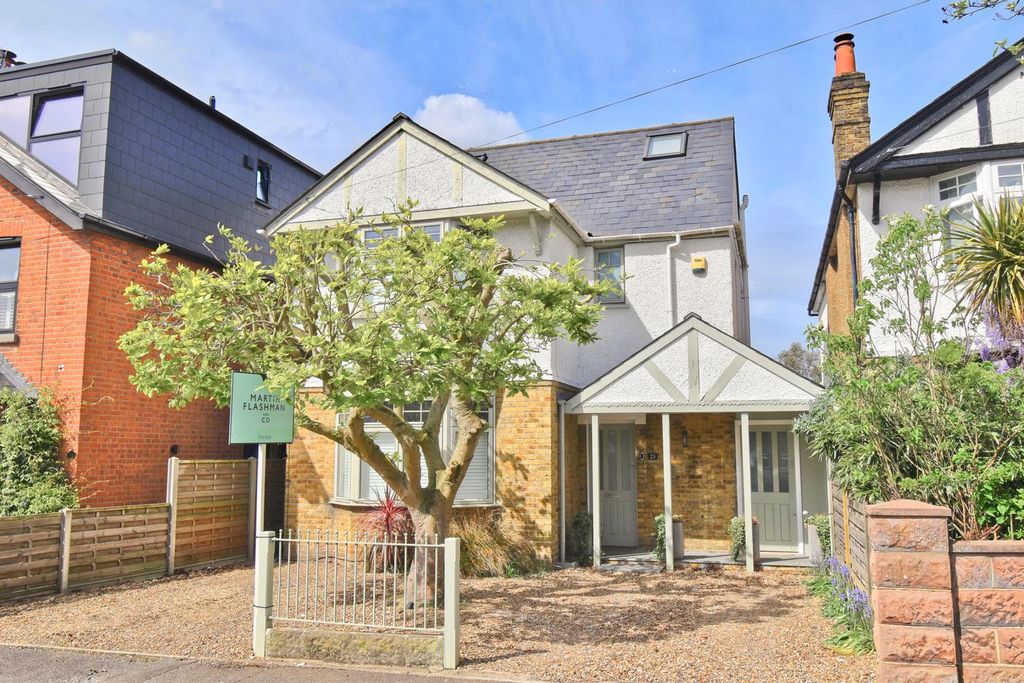 Property photo 2 of 26