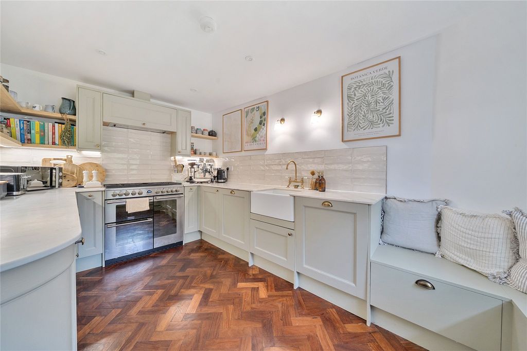 Property photo 3 of 14 Kitchen