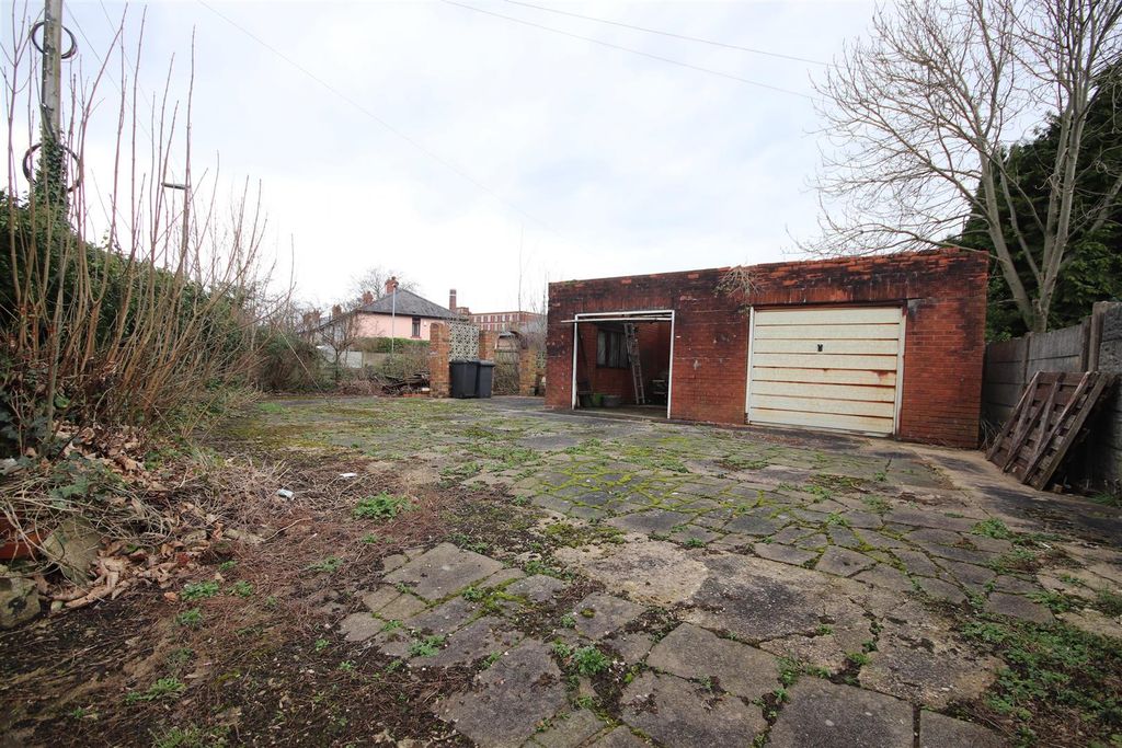 Property photo 2 of 6