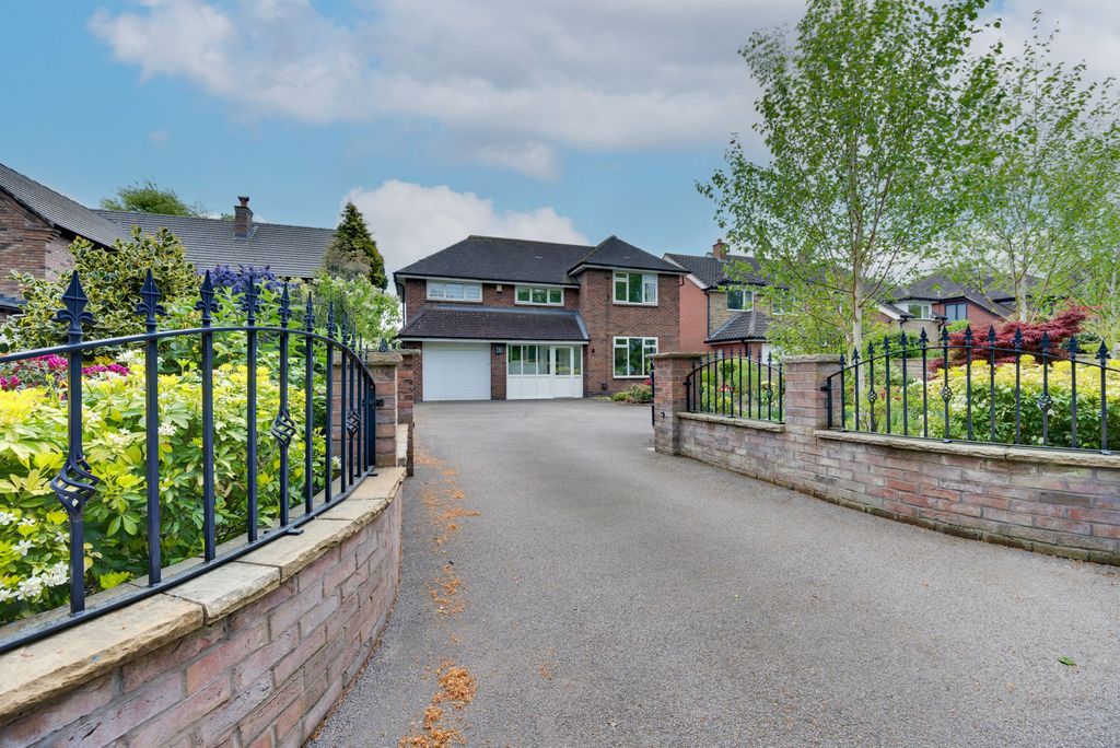 Property photo 2 of 42
