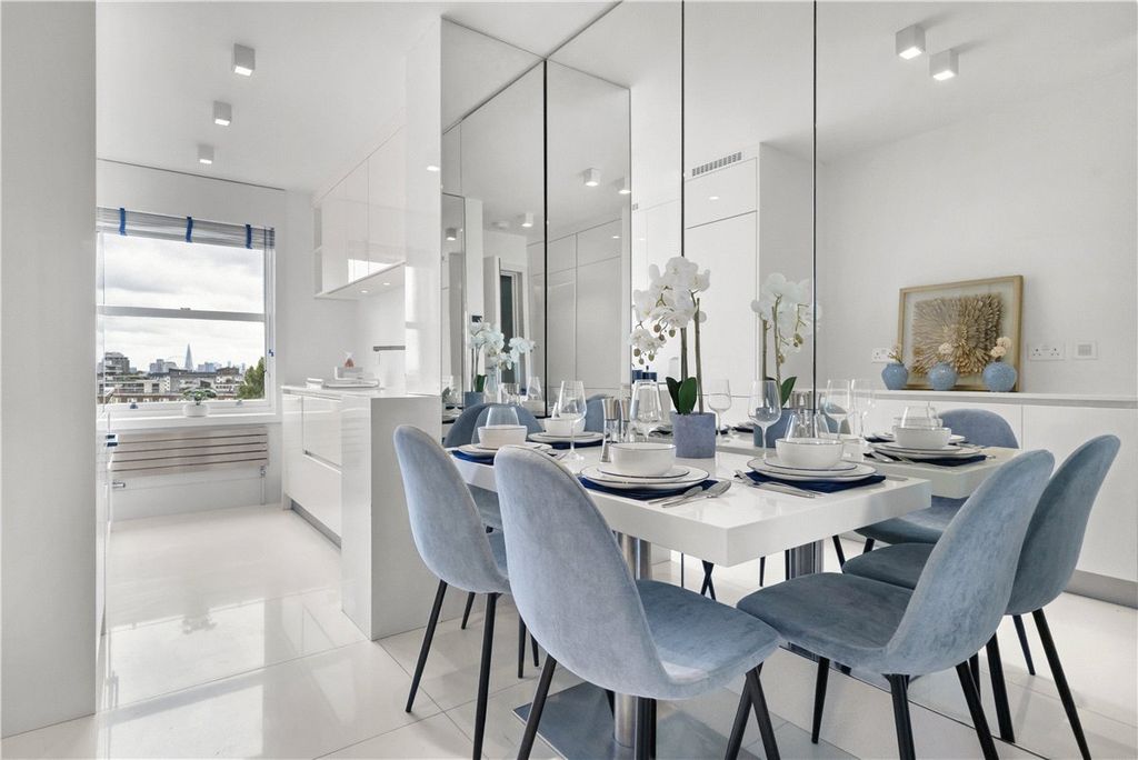 Property photo 2 of 47 Dining Room