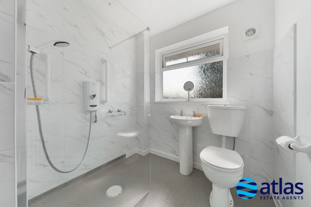 Property photo 3 of 22 Shower Room