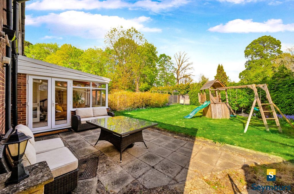 Property photo 2 of 20 Garden