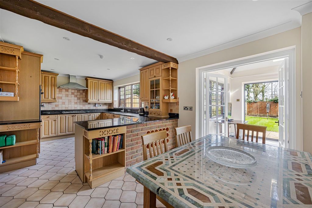 Property photo 3 of 37 Kitchen & Dining
