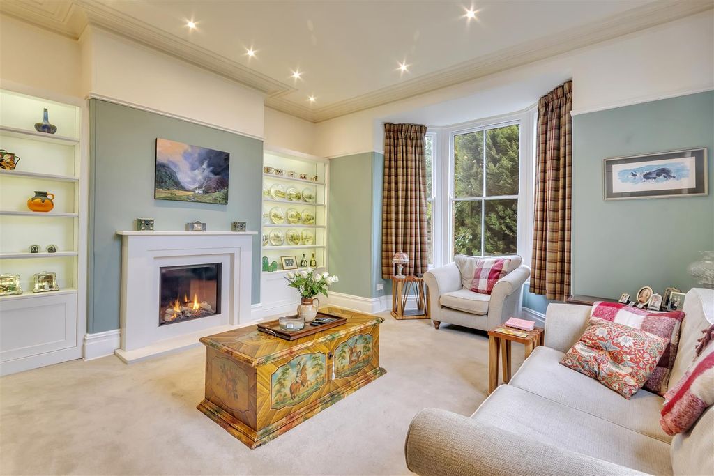 Property photo 2 of 32 Drawing Room