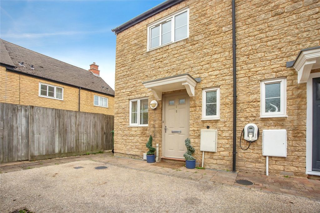 Property photo 2 of 15 Picture No. 17