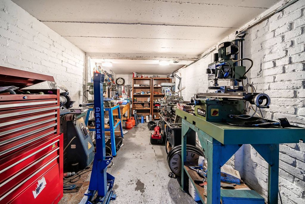 Property photo 2 of 4