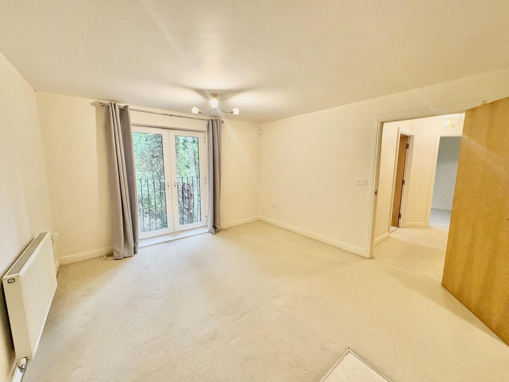 Property photo 3 of 11 Bedroom