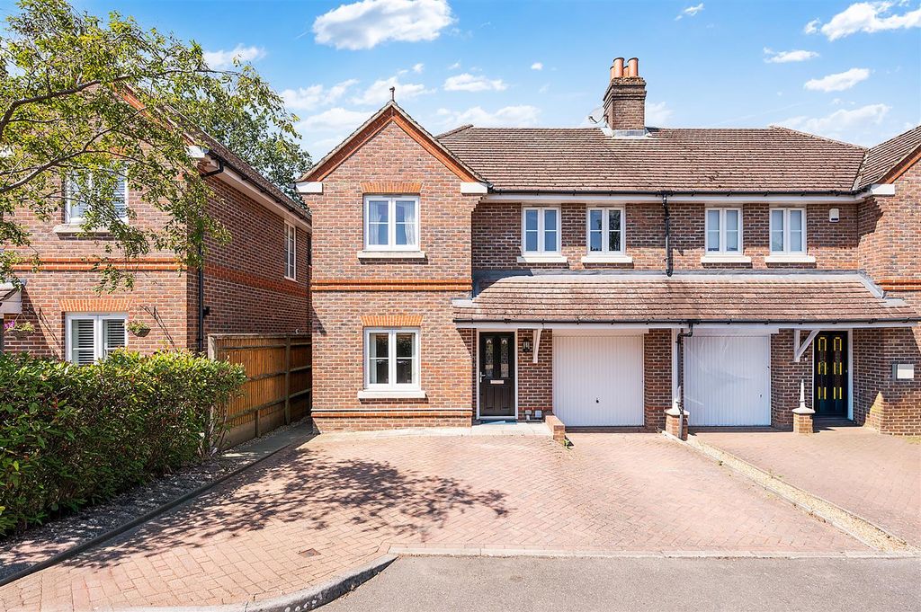 Property photo 1 of 16 Hurley Close 6  (15).Jpg