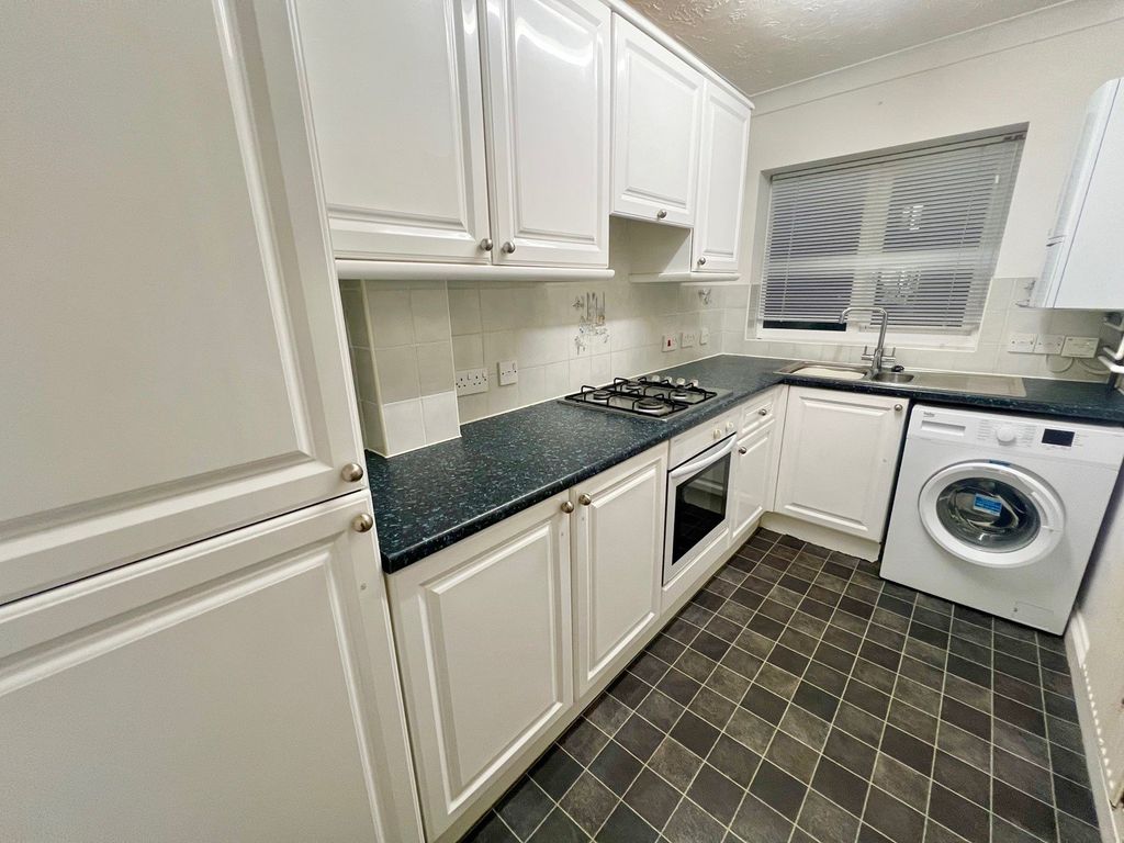 Property photo 2 of 7 Picture No. 11