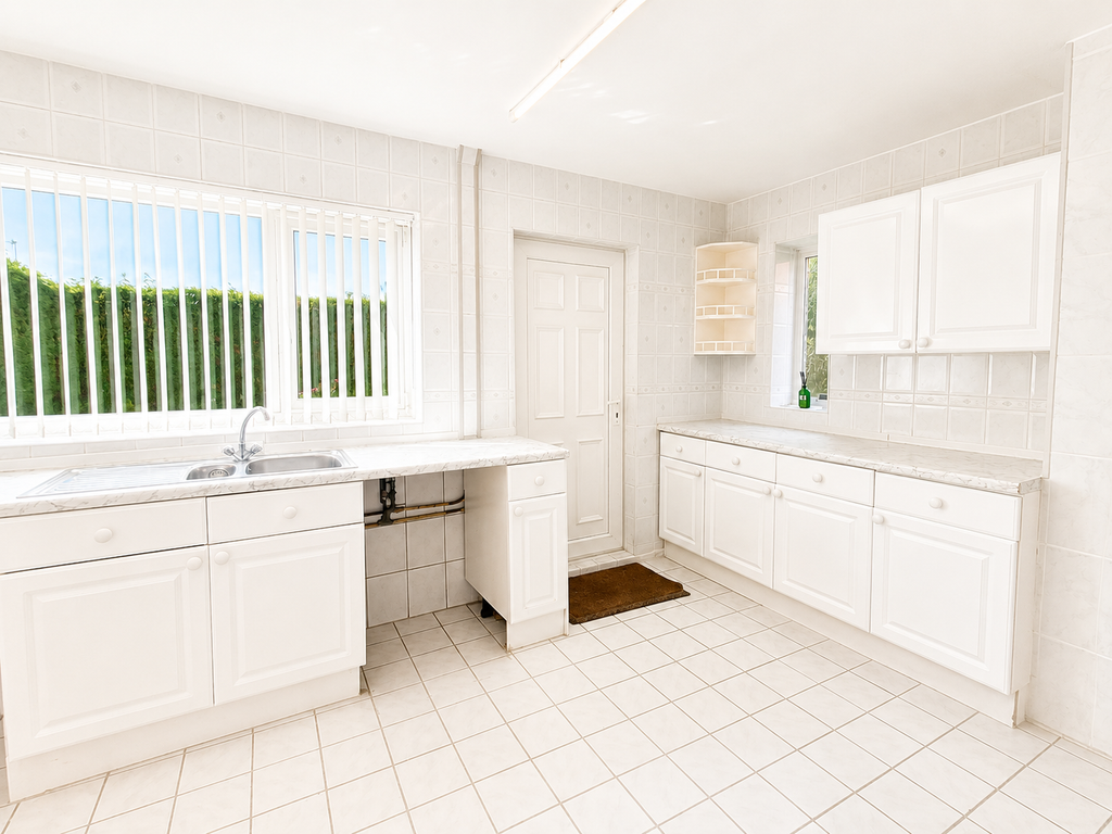 Property photo 2 of 15 Kitchen Diner