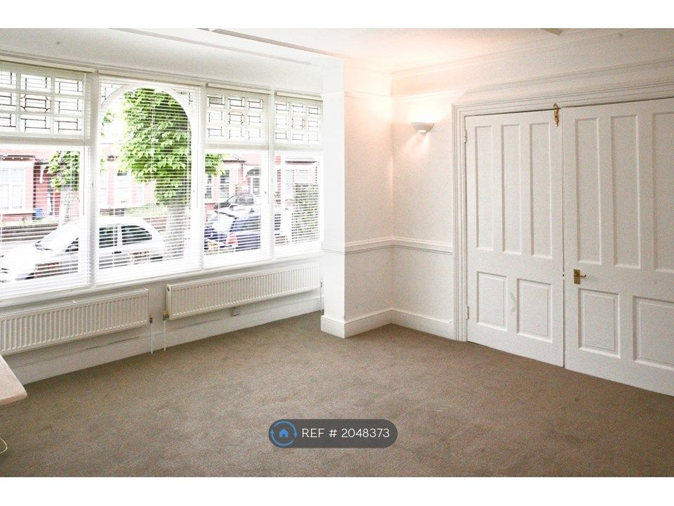 Property photo 2 of 14 Lounge