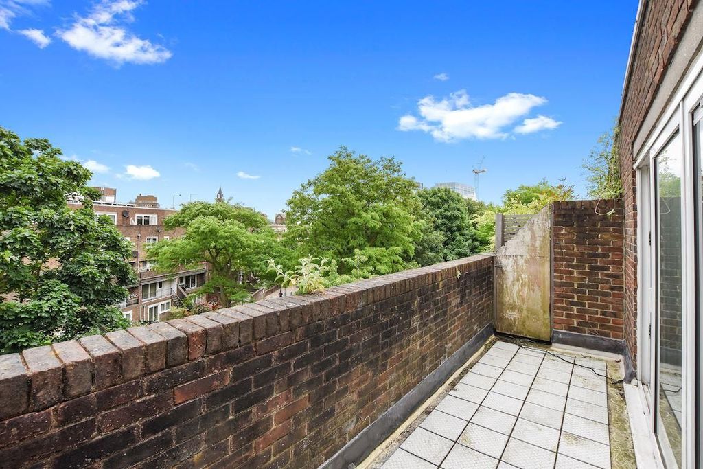 Property photo 2 of 27