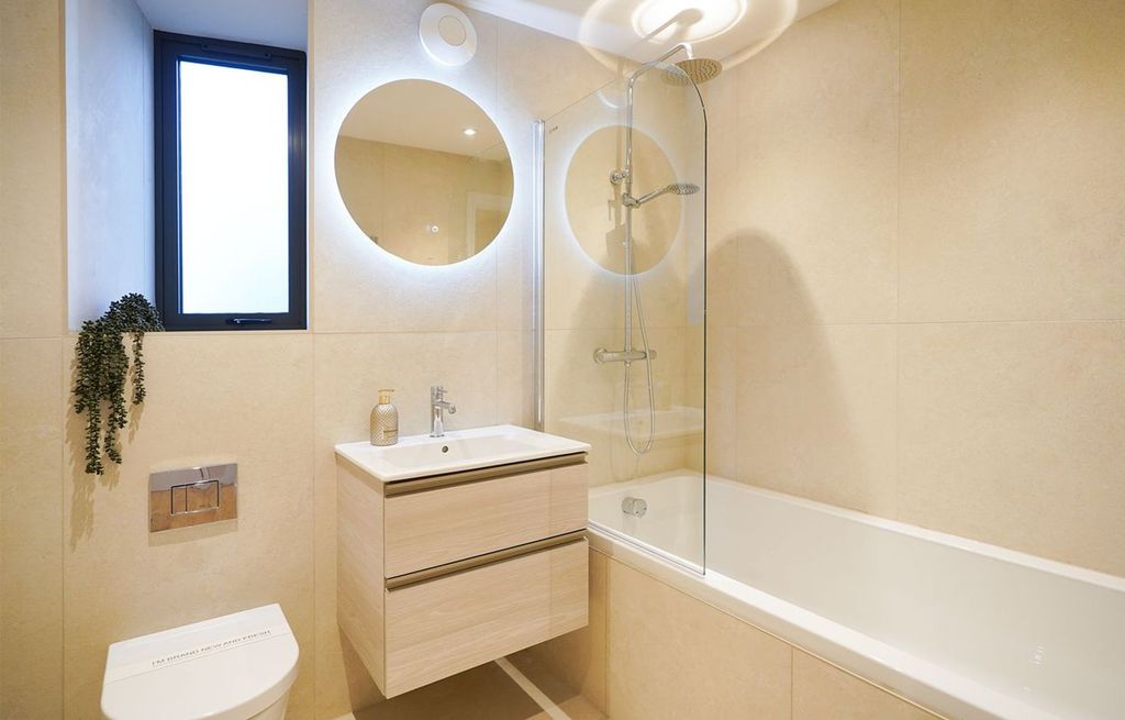 Additional image 6 of 2 bed flat for saleApartment 5 Lydgate Green, Lydgate Lane, Crosspool S10