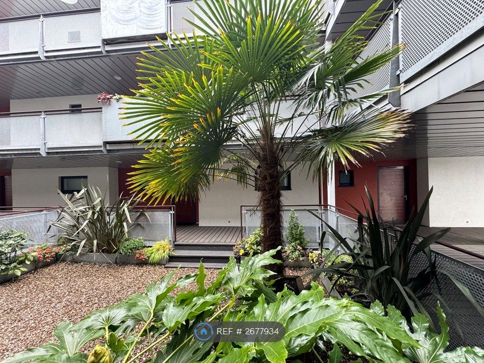 Property photo 1 of 28