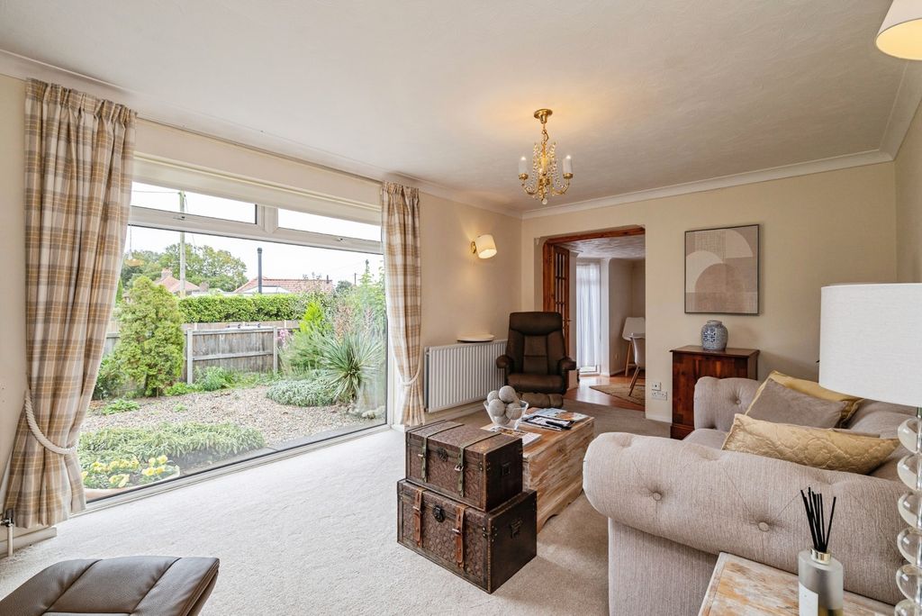 Property photo 2 of 17 Photo