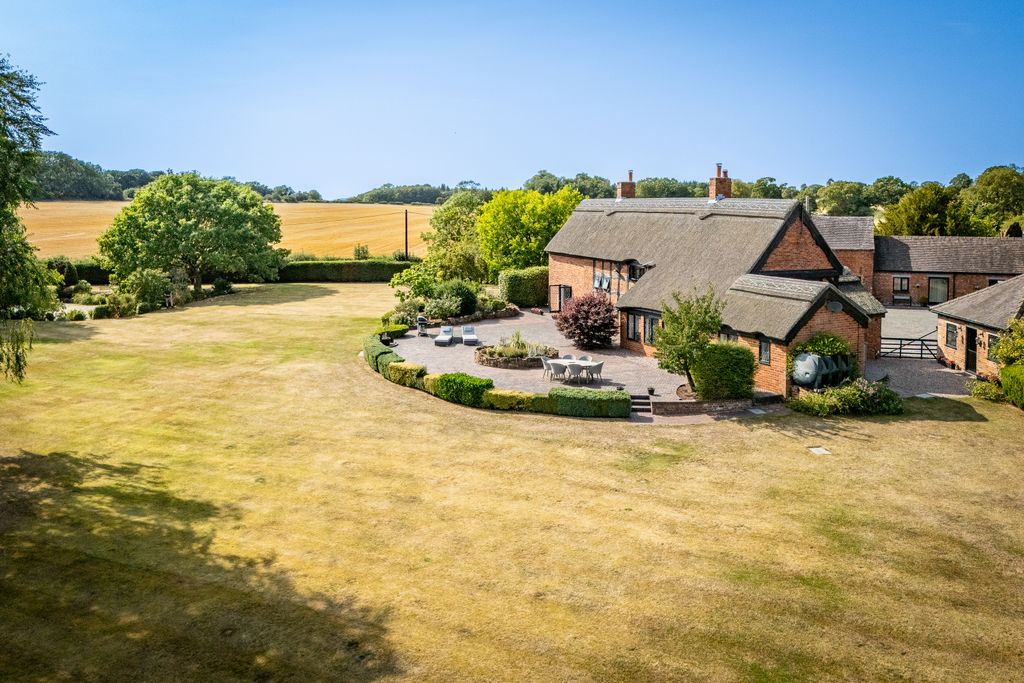 Property photo 1 of 43 Gardens And House