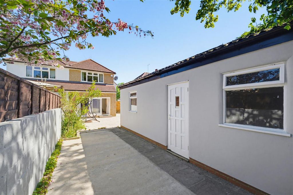 Property photo 3 of 22