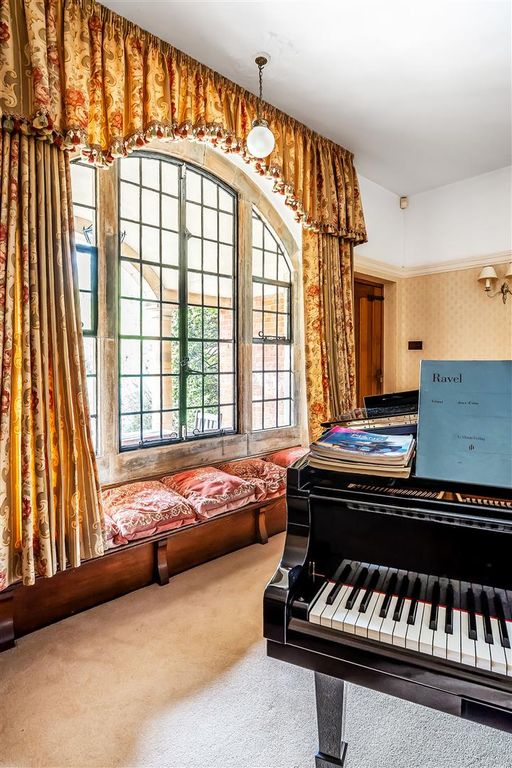 Property photo 3 of 85 Warrenhurst-42.Jpg