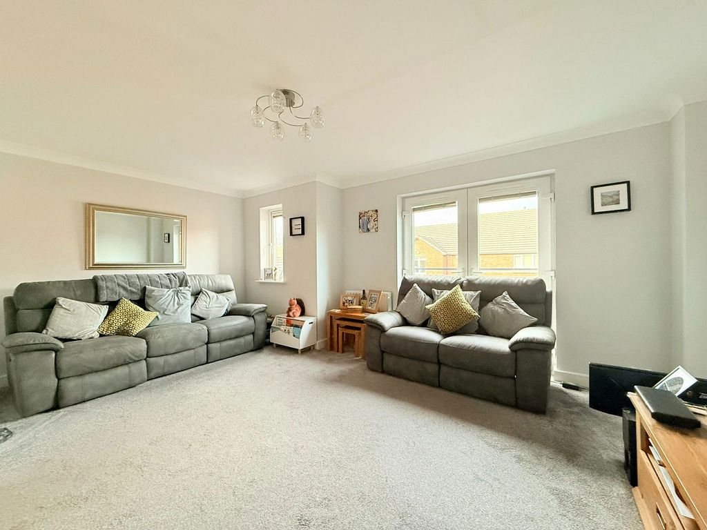 Property photo 3 of 18