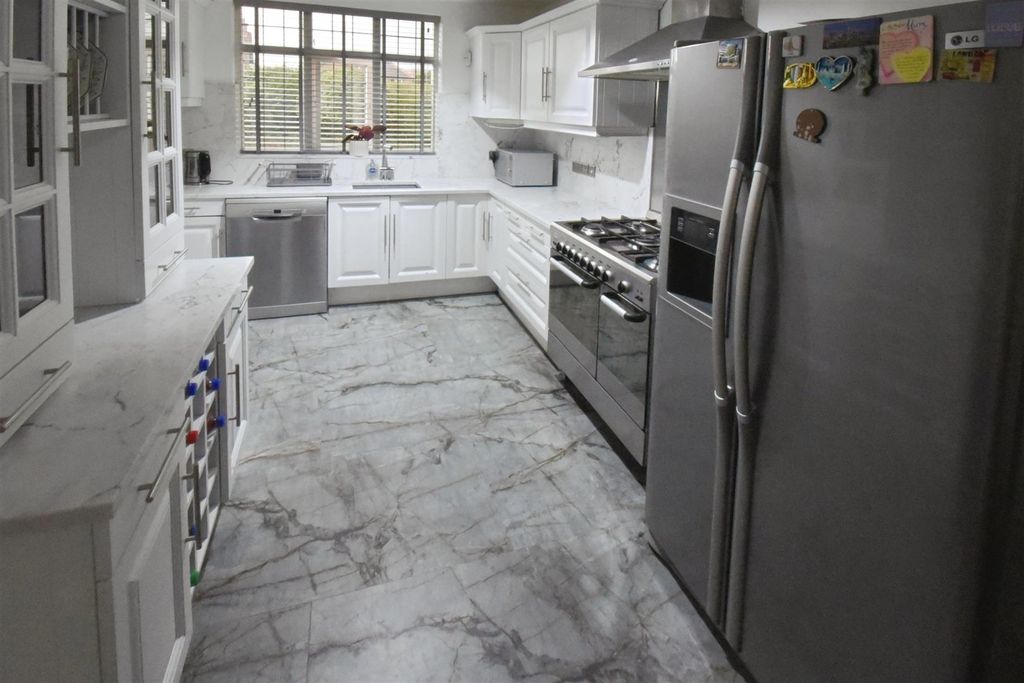 Property photo 2 of 59 Kitchen