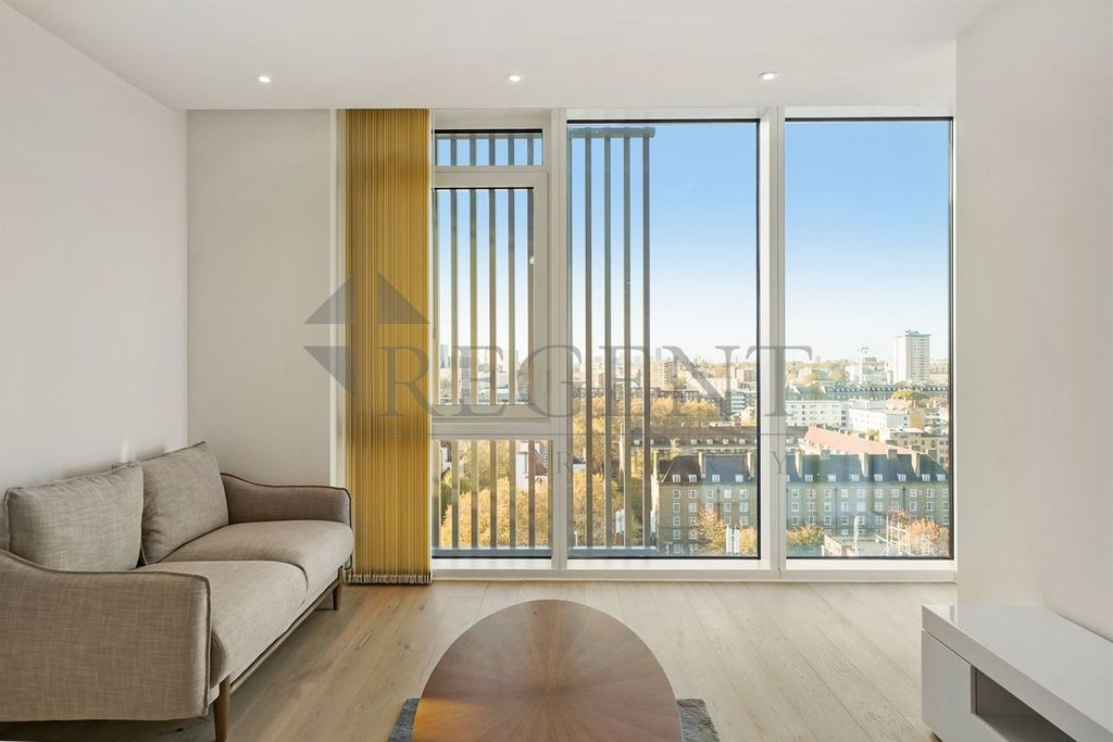 Property photo 3 of 12 Reception