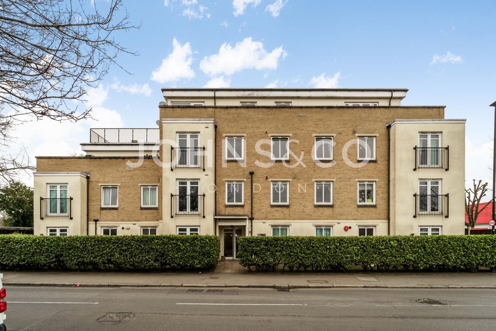 Property photo 2 of 9