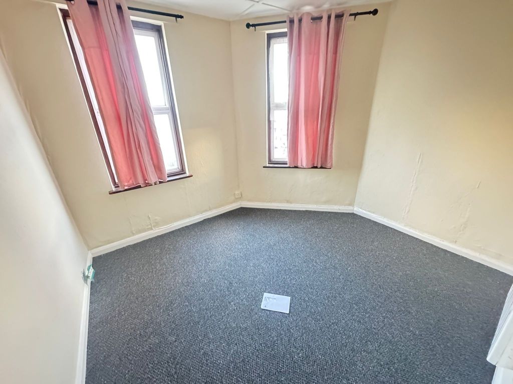 Property photo 3 of 7 Gallery