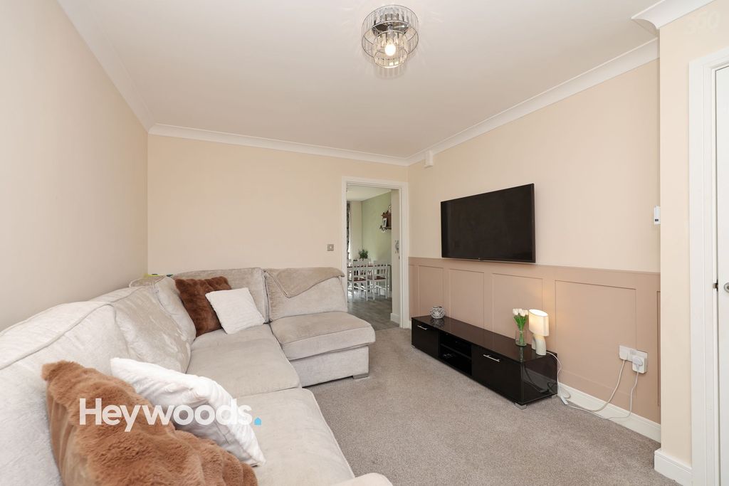 Property photo 3 of 37