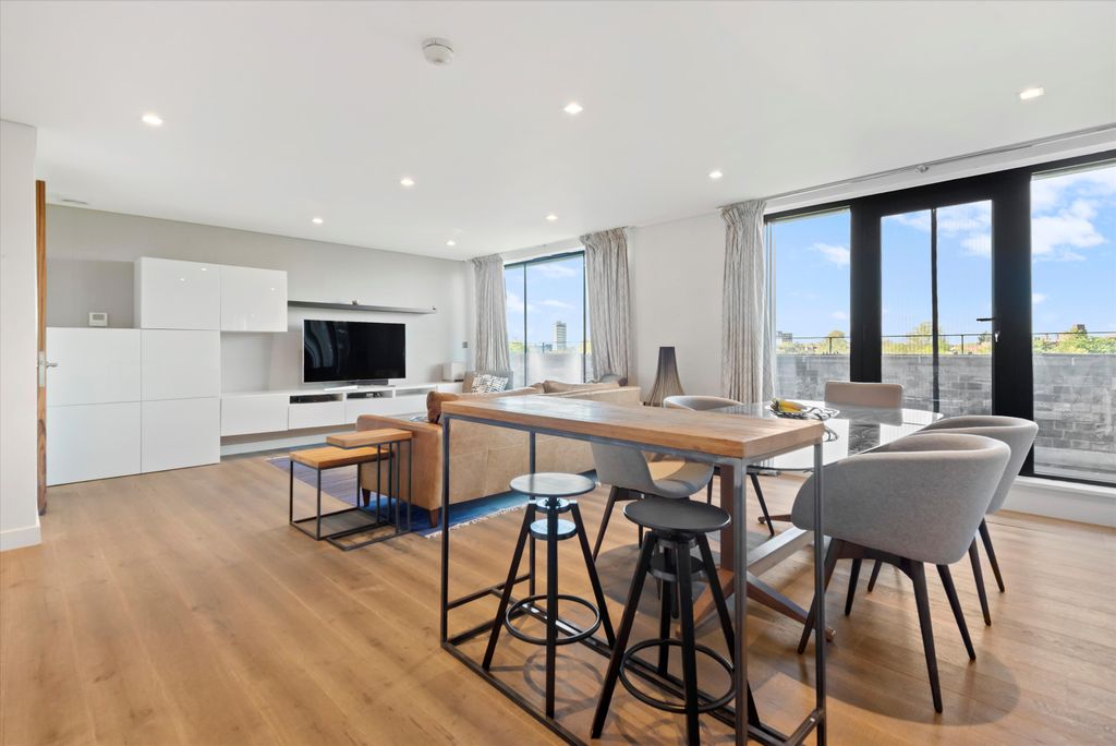 Property photo 3 of 15 Image