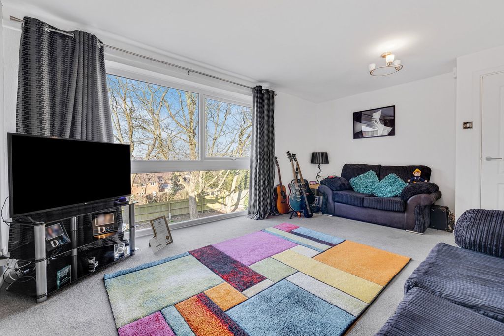 Property photo 3 of 32