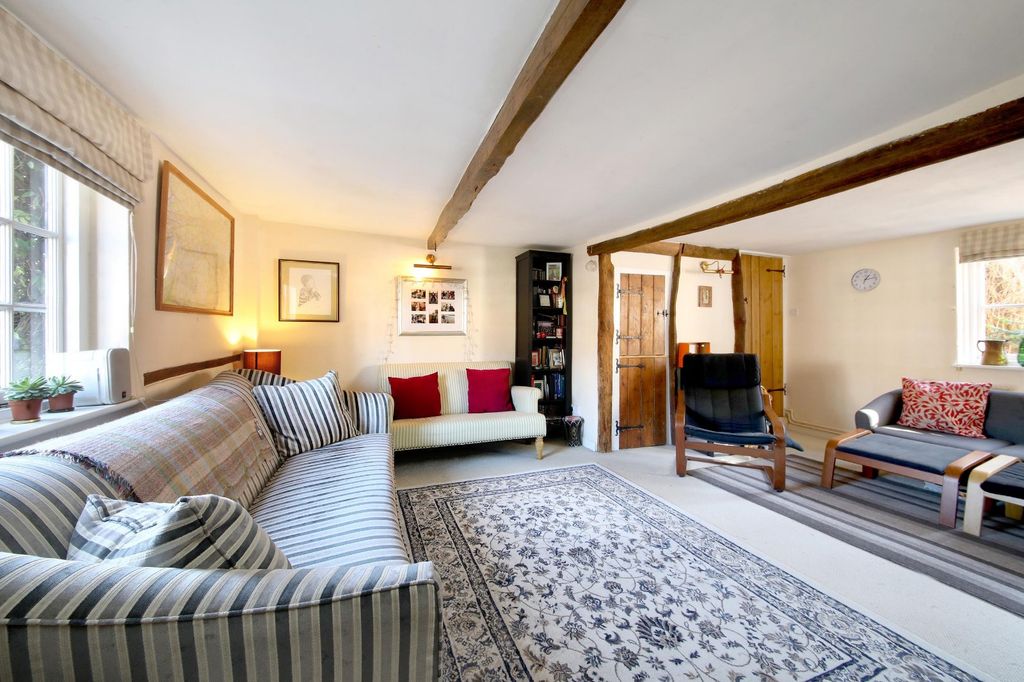 Property photo 3 of 11 Sitting Room