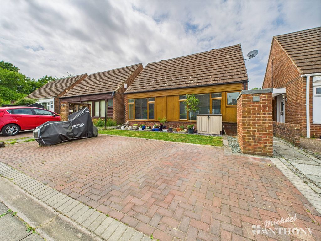 Property photo 1 of 16 Cam02773G0-Pr0303-Still025