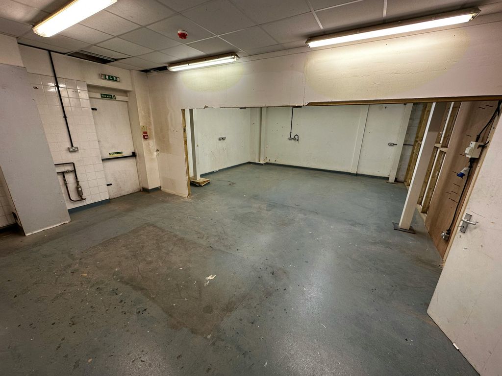 Property photo 2 of 7 Unit 1, Metro Business Centre