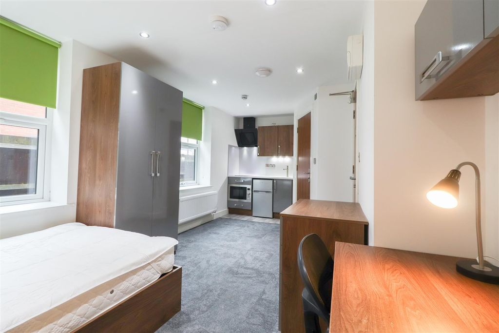 Property photo 2 of 9