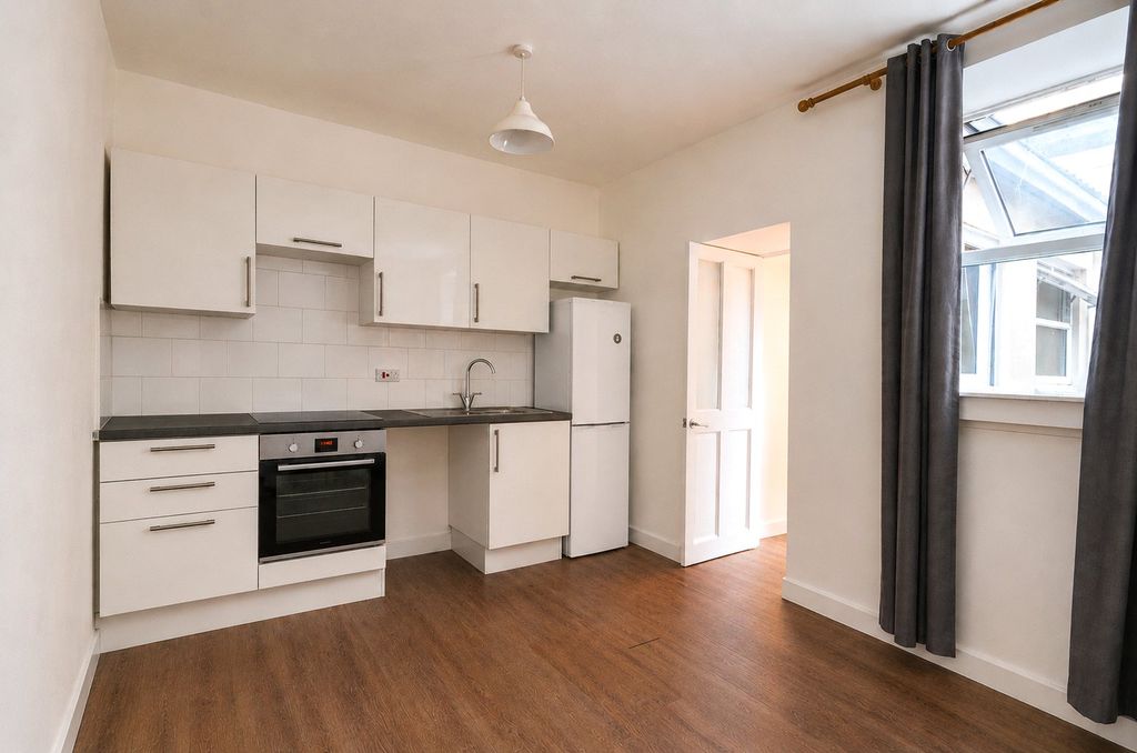 Property photo 1 of 7 Picture No. 05
