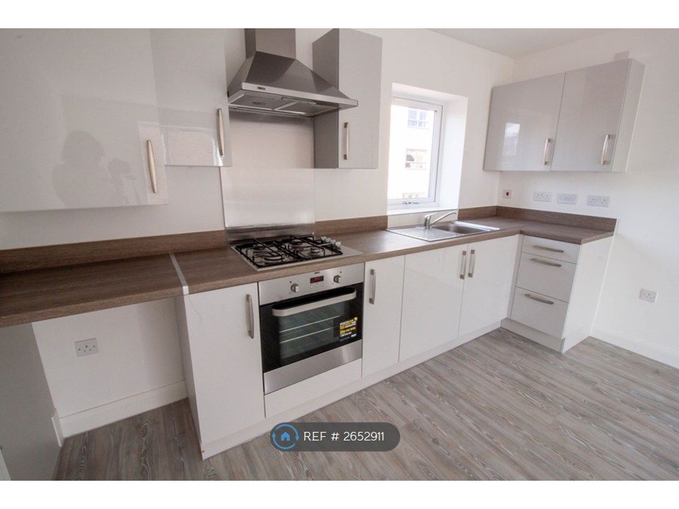 Property photo 2 of 11 Brand New Kitchen