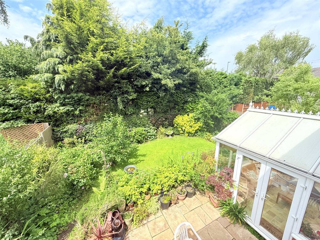 Property photo 3 of 22 Garden