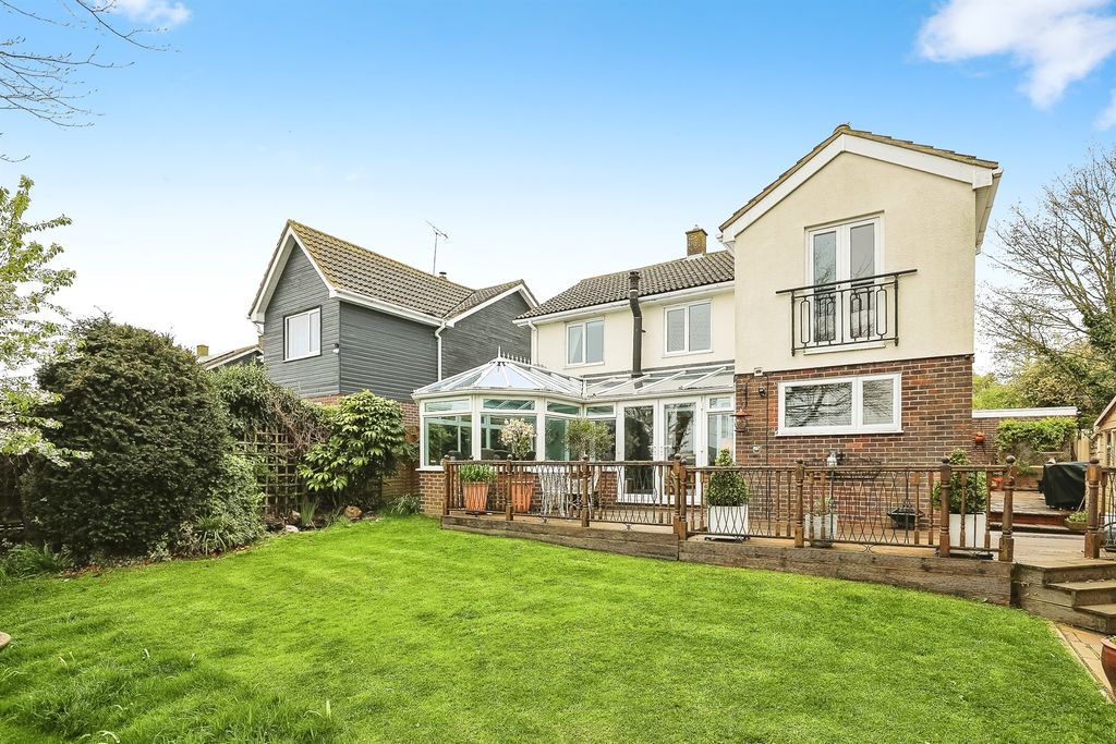 Property photo 2 of 16