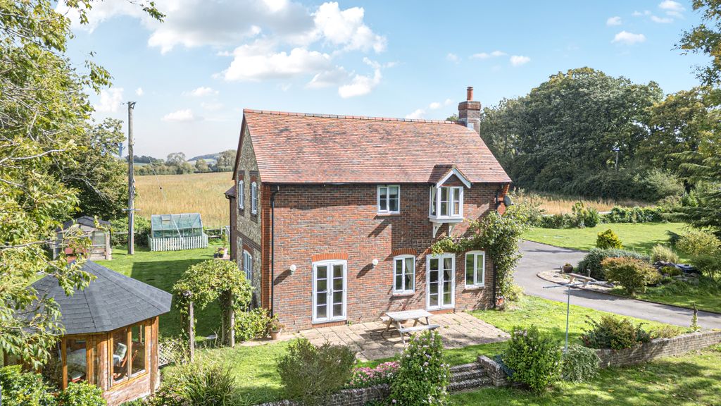 Property photo 3 of 19