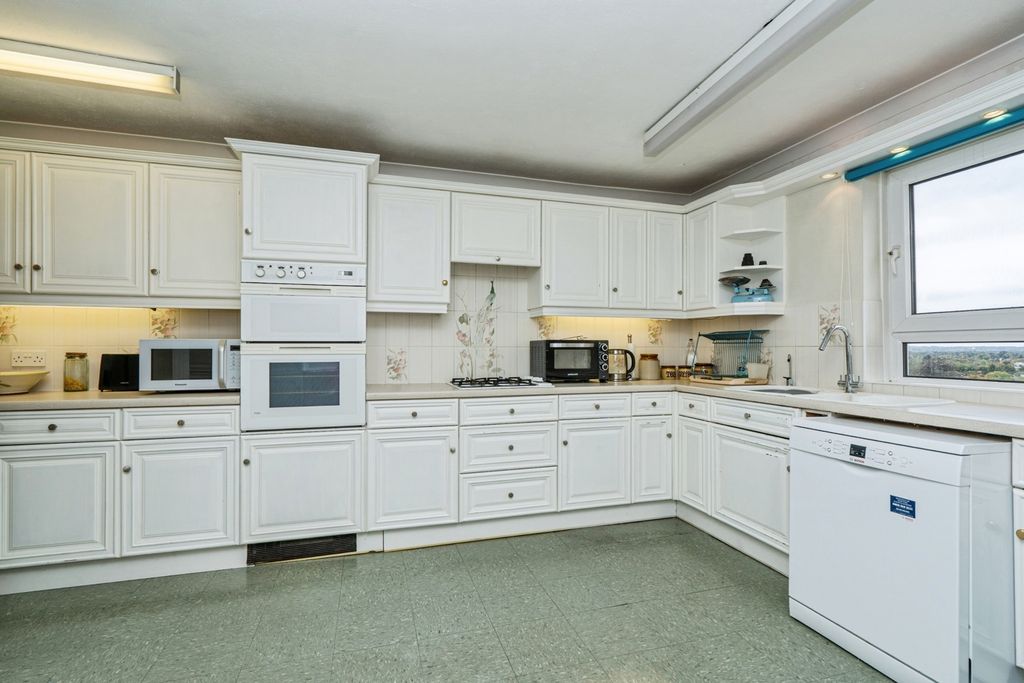 Property photo 3 of 17 Photo