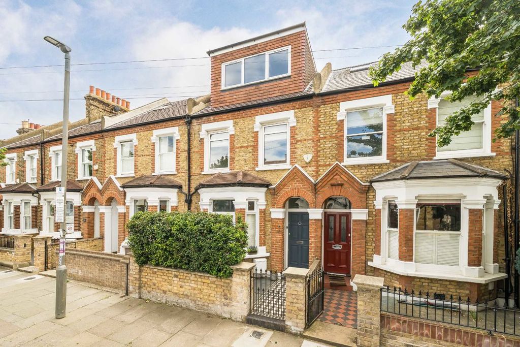 Property photo 1 of 11