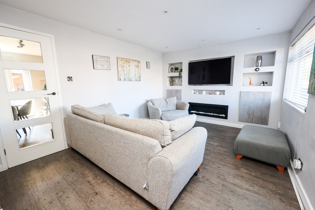 Property photo 3 of 20 4993522